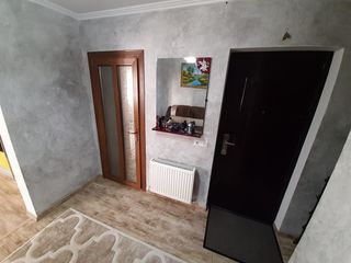 Apartament cu reparație, mobilat. foto 2