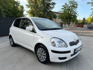 Toyota Yaris foto 1