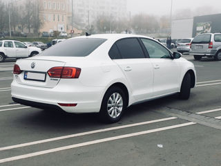 Volkswagen Jetta foto 4