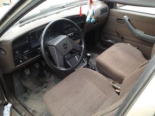 Opel Ascona foto 3