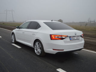 Skoda Superb foto 4