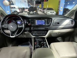 KIA Carnival foto 3