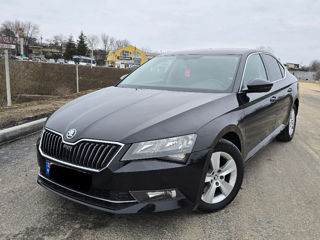 Skoda Superb foto 2