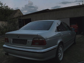 BMW 5 Series foto 5