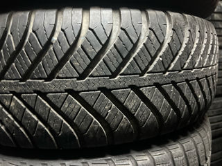 R17 215/60 GoodYear Vector 4Seasons foto 3