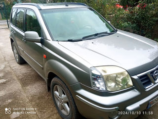 Nissan X-Trail foto 2