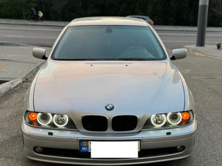 BMW 5 Series foto 4