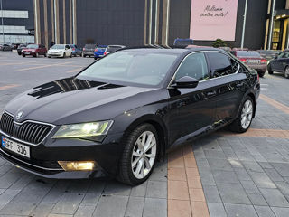 Skoda Superb foto 1