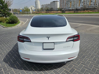 Tesla Model 3 foto 7