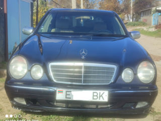 Mercedes E-Class foto 8