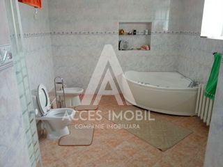 Casă în 2 nivele, 320 m2 + 7 ari, garaj + terasă! foto 7