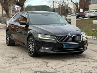 Skoda Superb foto 1