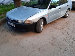 Mitsubishi Lancer foto 3