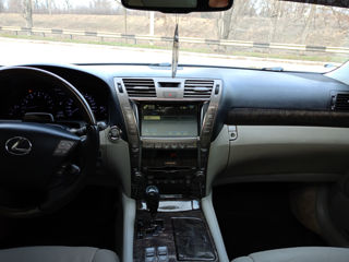 Lexus LS Series foto 6