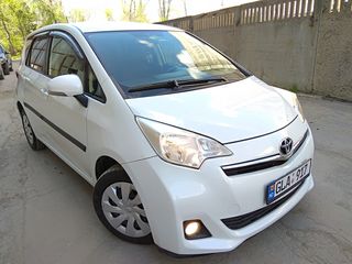 Toyota Verso-S foto 1