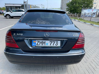 Mercedes E-Class foto 5