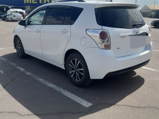 Toyota Verso foto 1