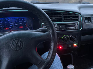 Volkswagen Vento foto 8