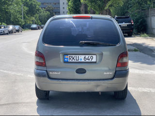 Renault Scenic foto 2