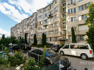 Apartament cu 3 camere, 71 m², Botanica, Chișinău foto 1