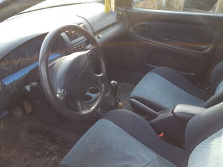 Piese la Mazda 323 foto 4