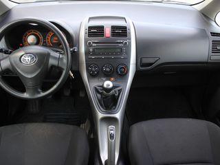 Toyota Auris foto 8