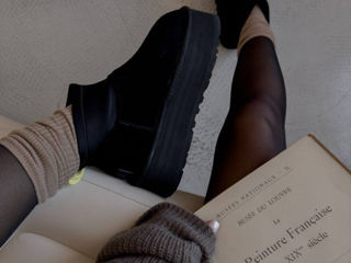 UGG Mini Dipper Black foto 8