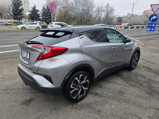 Toyota C-HR foto 4