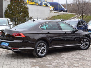 Volkswagen Passat foto 2