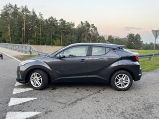 Toyota C-HR foto 2