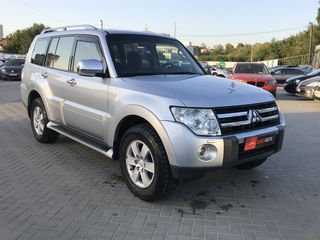 Mitsubishi Pajero foto 1