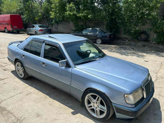 Mercedes Series (W124) foto 2