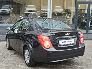 Chevrolet Aveo foto 6