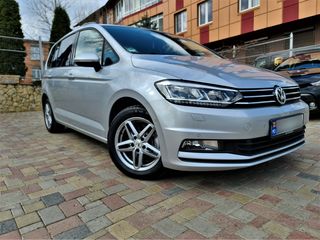 Volkswagen Touran foto 1