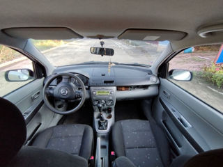 Mazda 2 foto 2