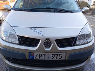 Renault Grand Scenic foto 2