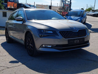 Skoda Superb foto 2