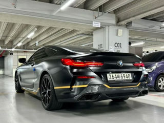 BMW 8 Series foto 2