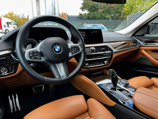 BMW 5 Series foto 4