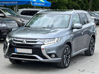 Mitsubishi Outlander foto 1