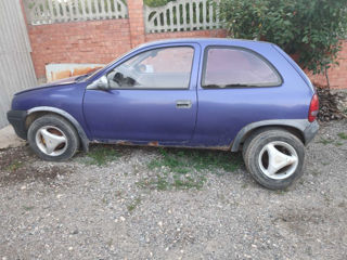 Opel Corsa întreaga sau pe bucăți. foto 2