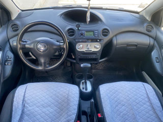 Toyota Yaris foto 6