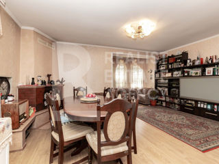 Vânzare - casă în 2 nivele, 315 mp + 5 ari, str. Academician Natalia Gheorghiu, Telecentru foto 3