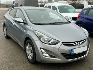 Hyundai Elantra foto 3