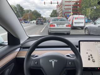 Tesla Model 3 foto 3