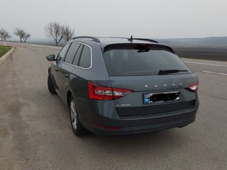 Skoda Superb foto 3