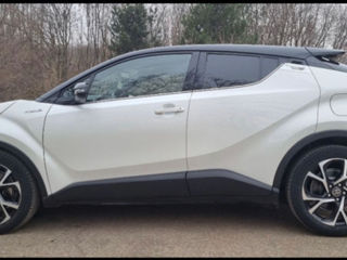 Toyota C-HR foto 2