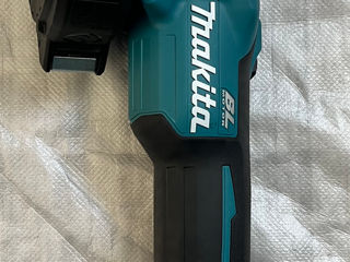 Аккумуляторная угловая шлифмашина Makita LXT DGA511Z