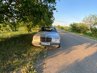 Mercedes Series (W124) foto 2