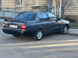 Nissan Sunny foto 5